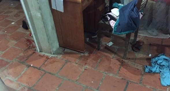 Phú Thọ: Bé gái bị bố chém trọng thương vì ham chơi điện thoại