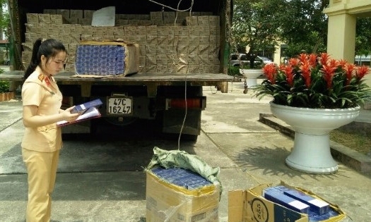 Thanh Hóa: Bắt giữ gần 2500 cây thuốc lá lậu đang trên đường đi tiêu thụ