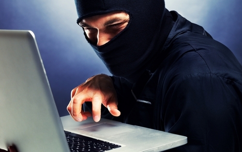 Bị lòng tham làm mờ mắt, cô gái cầm xe, bán nhà để nhận quà khủng từ bạn trai Tây