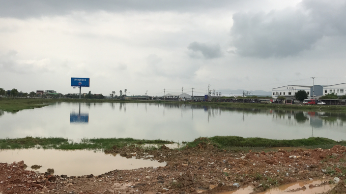 Nơi đ&acirc;y trở th&agrave;nh một hồ rộng, s&acirc;u, c&oacute; vị tr&iacute; s&acirc;u đến 2,5 m. Rất nguy hiểm.