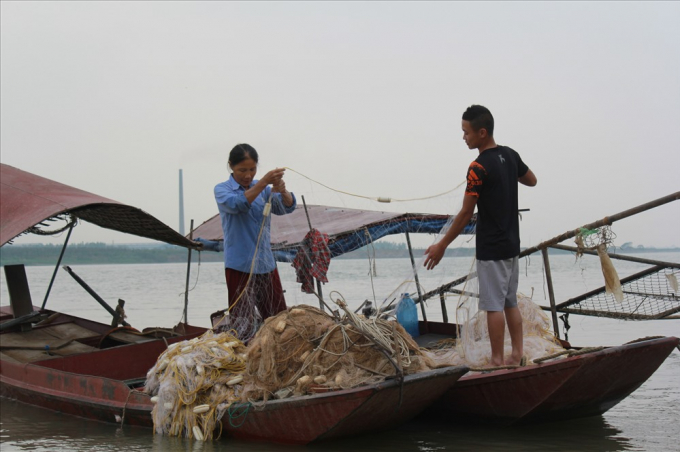 Lưới được người d&acirc;n th&aacute;o gỡ sau khi đ&aacute;nh bắt c&aacute;