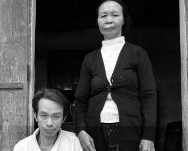 Cảm động một chuyện tình “đũa lệch”