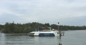 TPHCM: Tàu cao tốc chở 42 người gặp nạn tại Cần Giờ