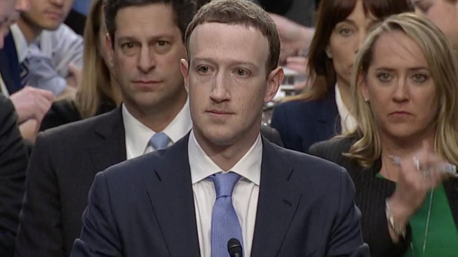 Mark Zuckerberg cho rằng điều quan trọng nhất l&agrave; phải duy tr&igrave; được sự minh bạch trong qu&aacute; tr&igrave;nh thu thập v&agrave; sử dụng dữ liệu người d&ugrave;ng.