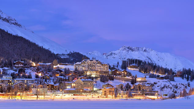 Kh&aacute;ch sạn nằm tr&ecirc;n con đường Moritz