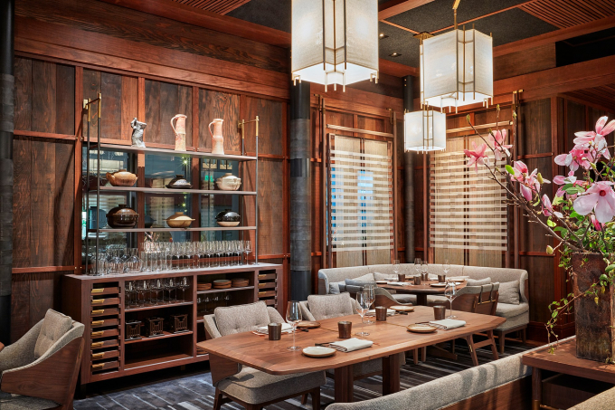 Nh&agrave; h&agrave;ng được trang tr&iacute; theo phong c&aacute;ch n&ocirc;ng trại