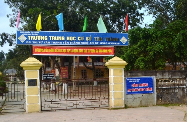 Trường THCS T&acirc;n Th&agrave;nh nơi xảy ra sự việc.