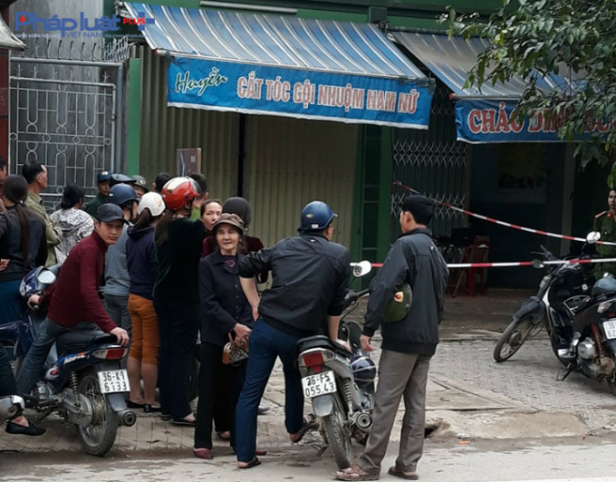 Hiện trường xảy ra vụ chồng giết vợ rồi treo cổ tự s&aacute;t.