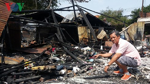 &Ocirc;ng Nguyễn Khi&ecirc;m, một trong 7 hộ c&oacute; nh&agrave; bị ch&aacute;y&nbsp; hiện gặp kh&oacute; khăn về chỗ ở.