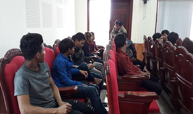 11 thanh ni&ecirc;n được giải cứu đ&atilde; được đưa về Bộ Chỉ huy Bộ đội Bi&ecirc;n ph&ograve;ng Quảng Trị.