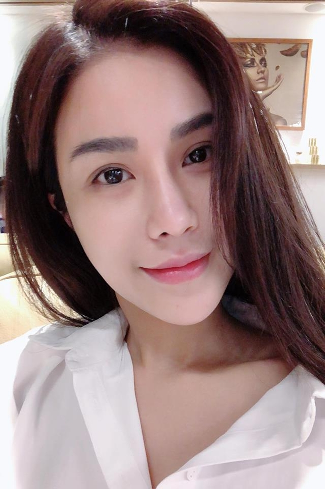 Cận cảnh gương mặt hiện tại của Diệp L&acirc;m Anh.