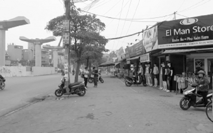 Khu vực đất bị thu hồi nằm ngay mặt đường trục quốc lộ 32, chạy từ Cầu Diễn l&ecirc;n.