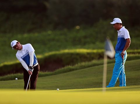 C&aacute;c golfer tham dự AMD Golf Challenge 2017.