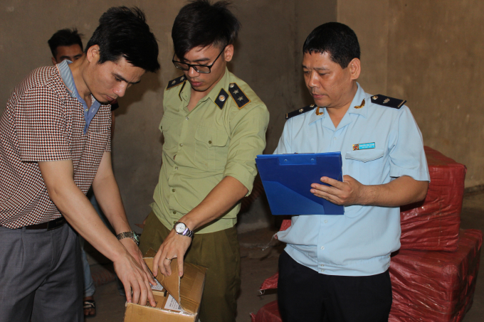 &nbsp;Đội 1- Cục ĐTCBL- Tổng cục Hải quan bắt giữ 6 xe vận chuyển h&agrave;ng lậu.