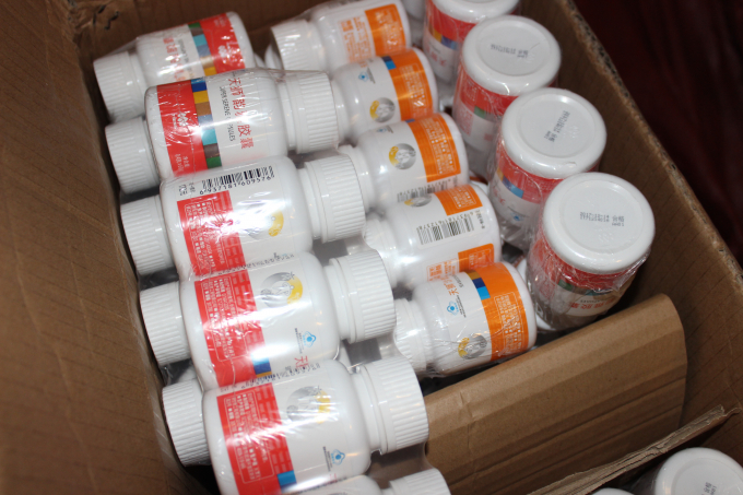 Các l&ocirc; hàng kh&ocirc;ng rõ ngu&ocirc;̀n g&ocirc;́c bị thu giữ.