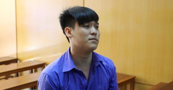 Mâu thuẫn trên bàn nhậu, dùng kéo đâm chết người