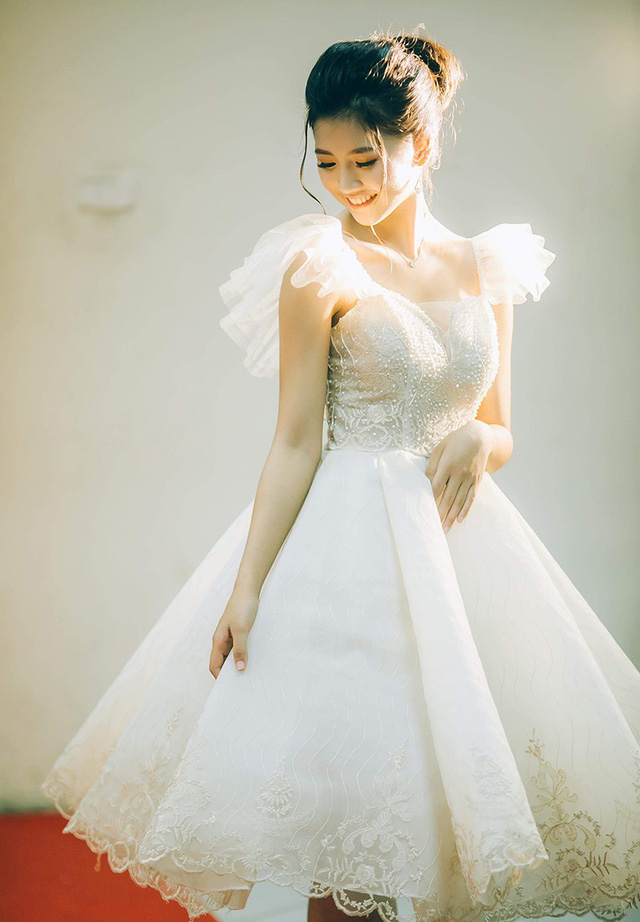 D&ugrave; vậy, Kiều Anh vẫn rất l&agrave; hứng th&uacute; trong c&aacute;c lĩnh vực li&ecirc;n quan đến nghệ thuật v&agrave; thể thao n&ecirc;n hầu hết c&aacute;c bộ m&ocirc;n thuộc 2 lĩnh vực n&agrave;y c&ocirc; đều đ&atilde; tham gia hoặc quan t&acirc;m tới.