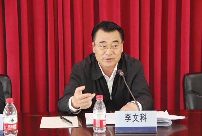 L&yacute; Văn Khoa.