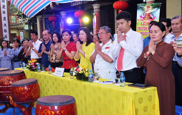 H&agrave; Nội: Tưng bừng khai hội truyền thống ch&ugrave;a Duệ T&uacute;