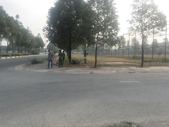 Lực lượng chức năng kh&aacute;m nghiệm hiện trường