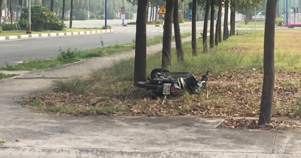 Bình Dương: Tông vào trụ đèn chiếu sáng, nam thanh niên tử vong