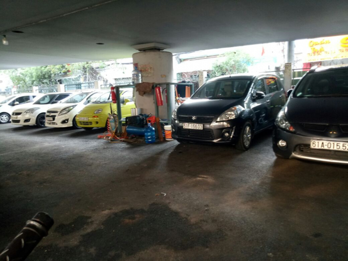 Gầm cầu Chữ Y hiện cũng vẫn được sử dụng l&agrave;m nơi giữ xe