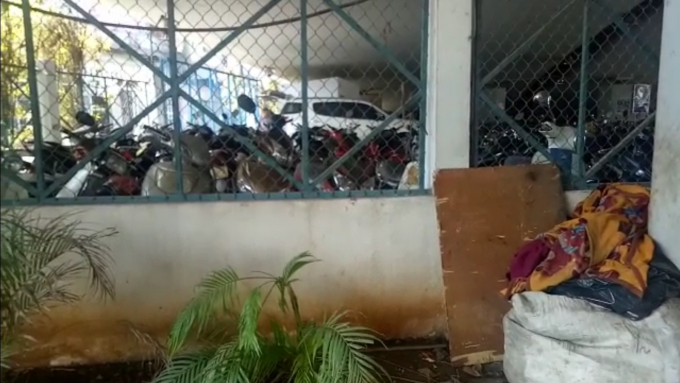 TP HCM: Gầm cầu vẫn bị &ldquo;xẻ thịt&rdquo;, cơ quan chức năng n&oacute;i g&igrave;?