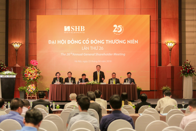 Đo&agrave;n Chủ tịch đ&atilde; thẳng thắn trả lời c&aacute;c vấn đề cổ đ&ocirc;ng đặc biệt quan t&acirc;m như cổ tức, kế hoạch kinh doanh 2018