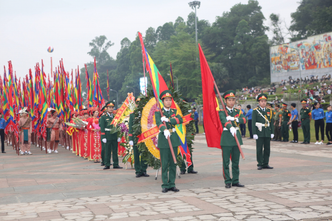 Giỗ tổ H&ugrave;ng Vương - Lễ hội Đền H&ugrave;ng 2018 đ&oacute;n hơn 7 triệu lượt du kh&aacute;ch về với cội nguồn.&nbsp;