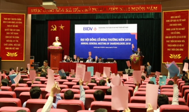 Đại hội nhất tr&iacute; biểu quyết.