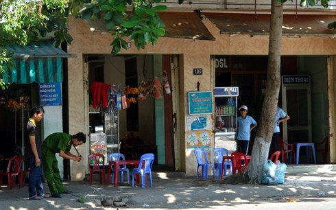 Nữ sinh bị s&aacute;t hại tại một qu&aacute;n ăn trước cổng trường. Ảnh minh họa.