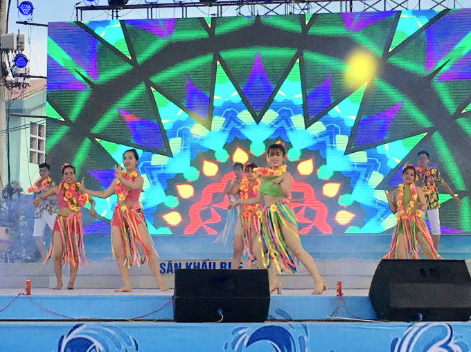 Chương tr&igrave;nh ca nhạc s&ocirc;i động, hấp dẫn tại s&acirc;n khấu BNF.