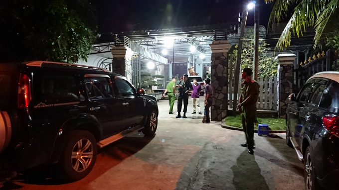 Bộ C&ocirc;ng an đang kh&aacute;m x&eacute;t nh&agrave; của 'Phượng &ldquo;r&acirc;u''.