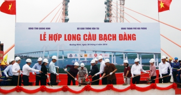 Hợp long Cầu Bạch Đằng