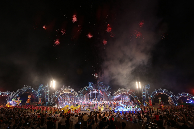 Mnaf ph&aacute;o hoa ấn tượng.