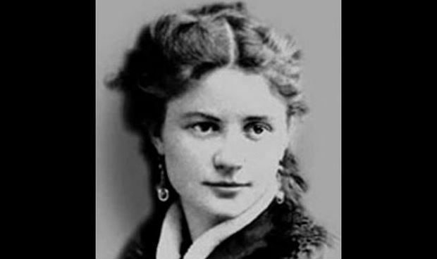 &ldquo;Sonya Tay V&agrave;ng&rdquo; thời trẻ