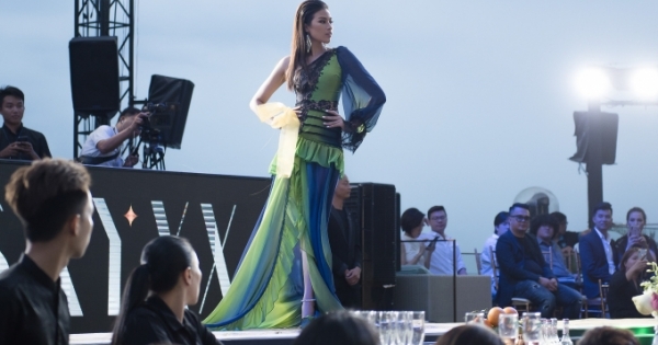 Nguyễn Thị Thành catwalk xuất thần trong show diễn của Vincent Đoàn