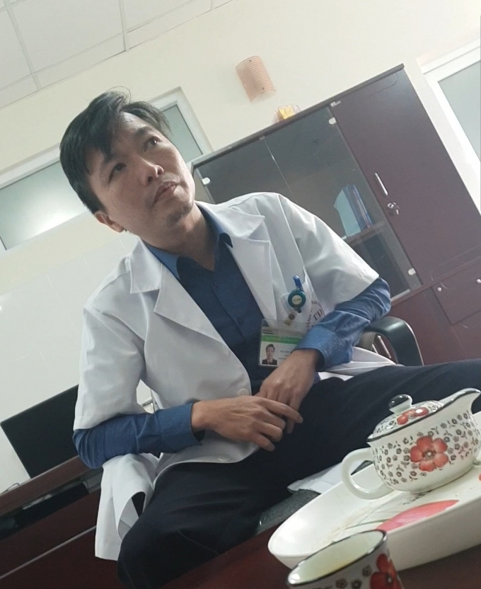 BS Ph&uacute;, người được phản &aacute;nh thiếu tr&aacute;ch nhiệm khi cấp cứu cho bệnh nh&acirc;n bị tai nạn giao th&ocirc;ng