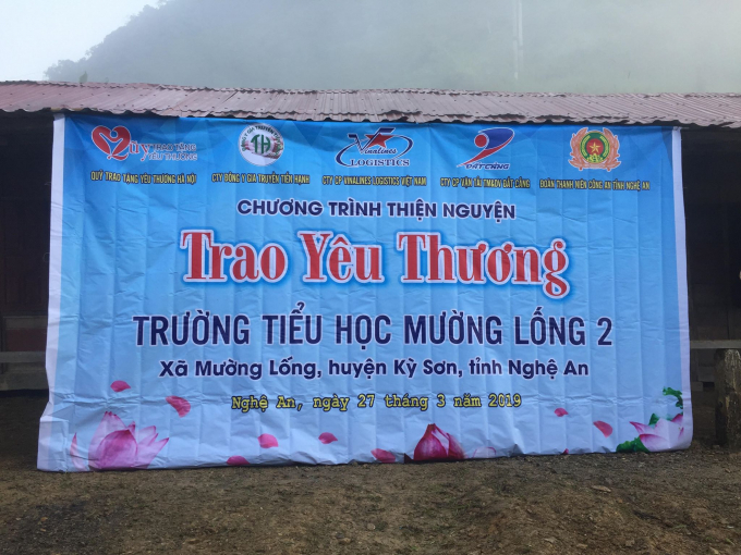 Chương tr&igrave;nh thiện nguyện Trao tặng y&ecirc;u thương phối hợp c&ugrave;ng với nhiều đơn vị, c&aacute;c nh&agrave; hảo t&acirc;m trong v&agrave; ngo&agrave;i nước