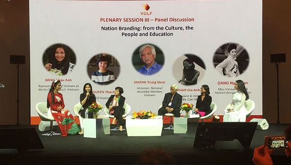 H&igrave;nh ảnh tại Diễn đ&agrave;n.