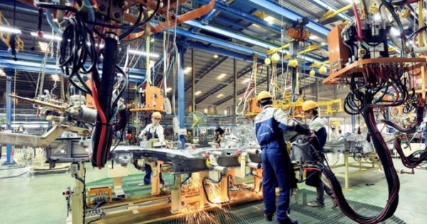 Thủ tướng chỉ thị triển khai các giải pháp tháo gỡ cho sản xuất kinh doanh