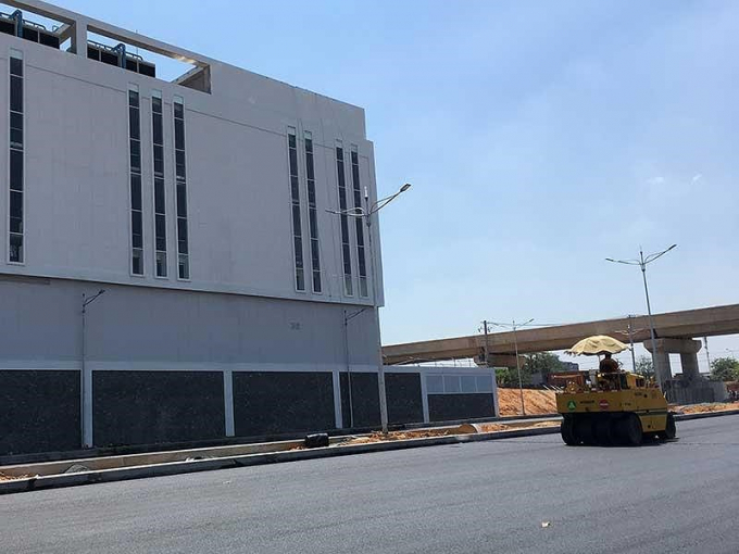 Về cơ bản,&nbsp;Bến xe Miền Đ&ocirc;ng mới&nbsp;đ&atilde; ho&agrave;n th&agrave;nh được 90%. Ảnh: THY NHUNG.