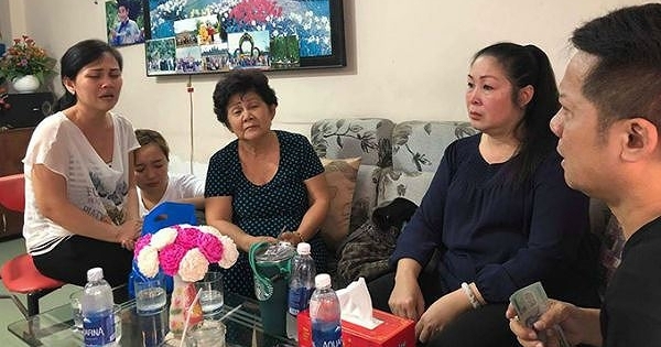 Showbiz ấm tình đồng nghiệp