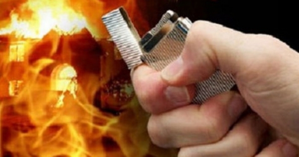 Nam thanh niên châm lửa đốt nhà người yêu, một cháu bé tử vong