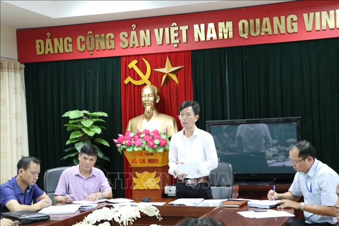 &Ocirc;ng Nguyễn Khắc Huy - Chủ tịch UBND phường Ph&uacute; La (H&agrave; Đ&ocirc;ng) ph&aacute;t biểu tại buổi l&agrave;m việc (chiều ng&agrave;y 3/4). Ảnh: Mạnh Kh&aacute;nh/TTXVN.