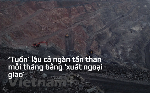 Hoạt động tuồn b&aacute;n than tr&aacute;i ph&eacute;p diễn ra rầm rộ ở xung quanh Mỏ than Kh&aacute;nh H&ograve;a, Th&aacute;i Nguy&ecirc;n. (Ảnh: P.V/Vietnam+)