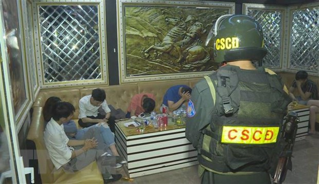 Ph&aacute;t hiện 96 người đang sử dụng ma t&uacute;y tại cơ sở karaoke Gossip (TP. C&agrave; Mau),