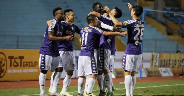 Quang Hải “khai hỏa”, Hà Nội FC thắng đậm SL Nghệ An