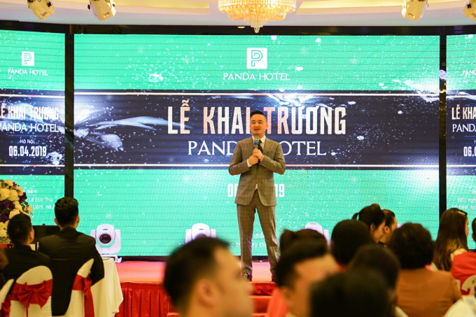 &Ocirc;ng Nguyễn Văn Cường &ndash; Chủ tịch HĐQT Panda Group kh&ocirc;ng giấu niềm tự h&agrave;o v&agrave; hạnh ph&uacute;c trước th&agrave;nh c&ocirc;ng của Panda Group, đồng thời chia sẻ với c&aacute;c vị kh&aacute;ch qu&yacute; những ho&agrave;i b&atilde;o v&agrave; quyết t&acirc;m của m&igrave;nh cũng như Tập đo&agrave;n.&nbsp;