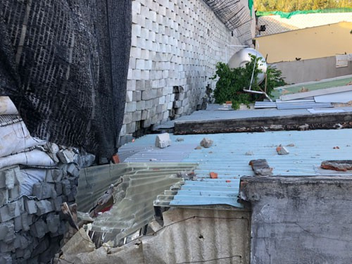 Bức tường x&acirc;y tr&aacute;i ph&eacute;p s&aacute;t nh&agrave; d&acirc;n đang được chủ đầu tư xin tồn tại.